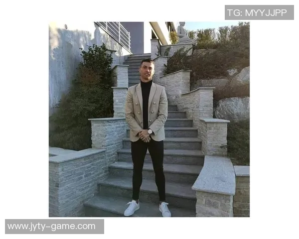 足球球星私服穿搭解析展现场下不一样的时尚魅力 足球球星私服穿搭解析展现场下不一样的时尚魅力