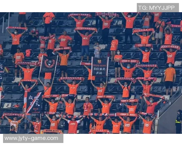 震撼球迷视觉盛宴巨型海报呈现绿茵传奇足球巨星风采 震撼球迷视觉盛宴巨型海报呈现绿茵传奇足球巨星风采